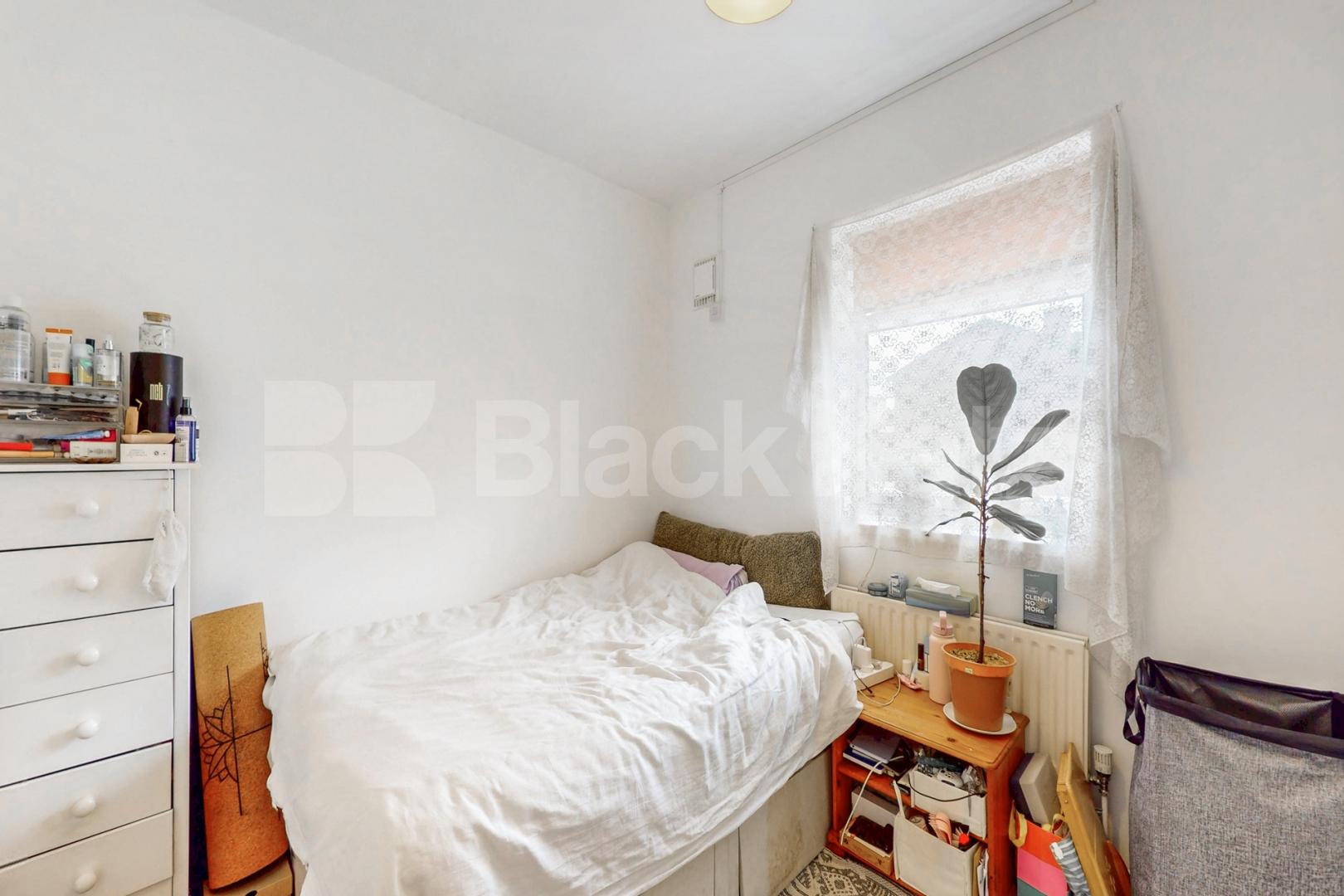 Charming three bedroomed apartment Congreve street, Elephant and Castle
